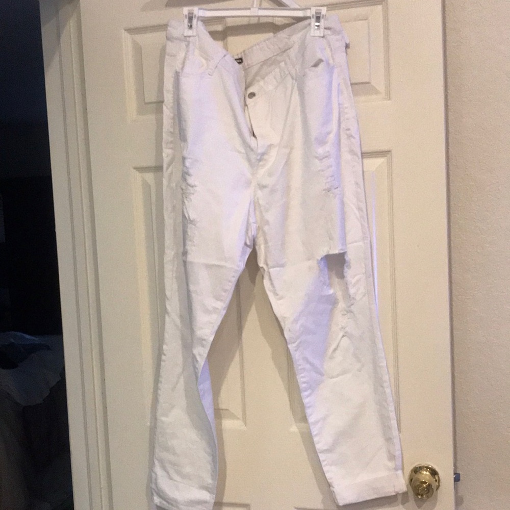 White Fashion Nova jeans Size 3X